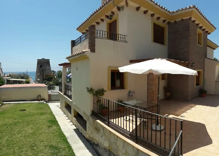 Precioso Chalet Con Mar A 50 Metros.